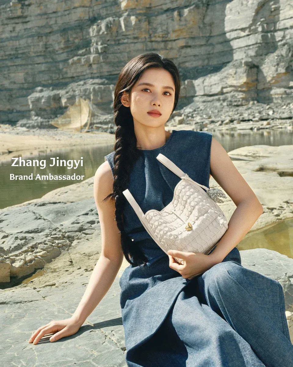 Lattice Bucket Bag - Cloud