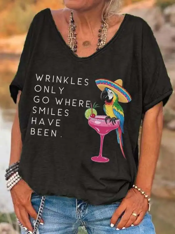 V-Neck Retro Wrinkles Only Go Where Smiles Have Been Print T-Shirt