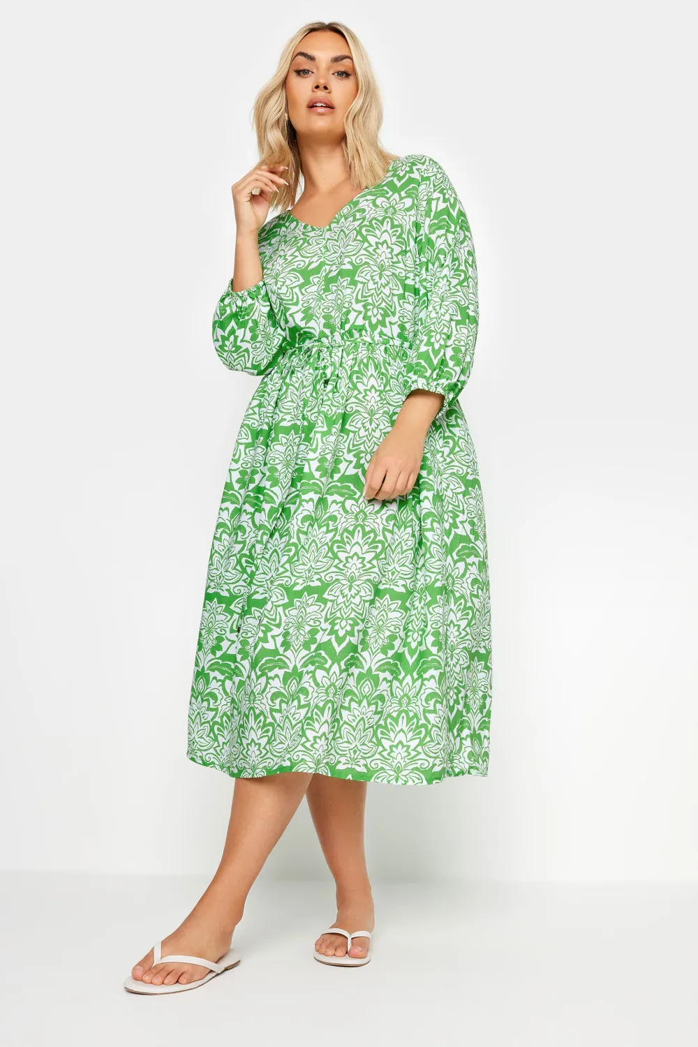 YOURS Curve Green Paisley Print V-Neck Midaxi Dress