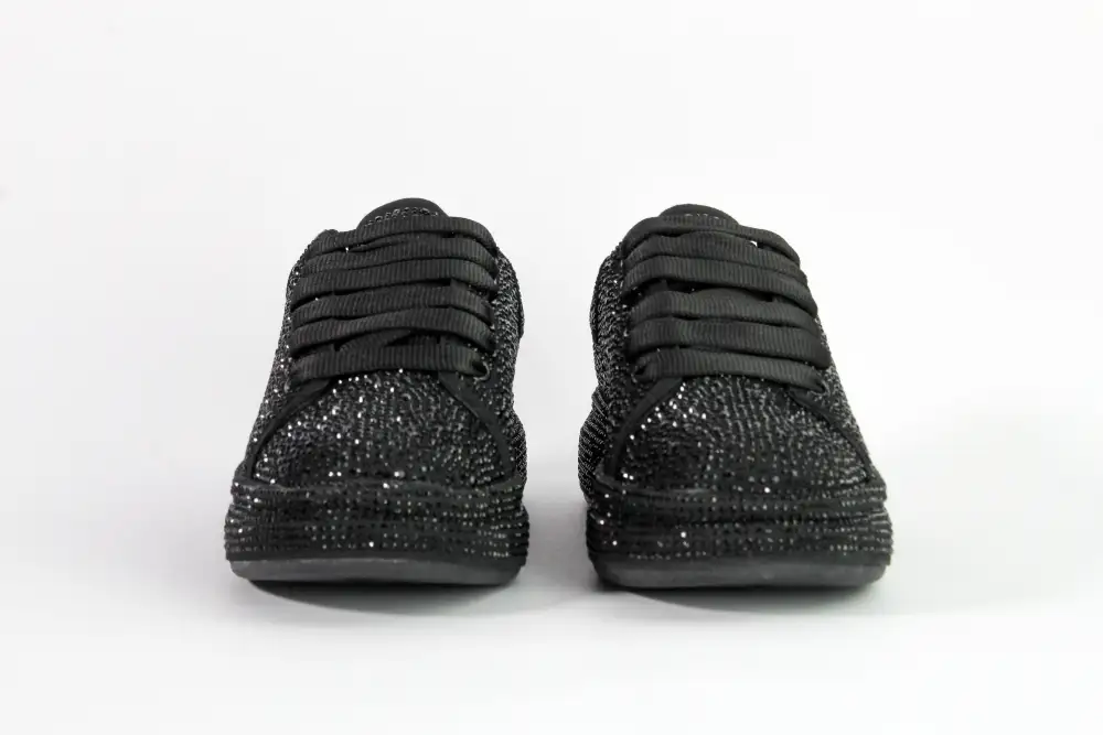 DOLLY | BLACK