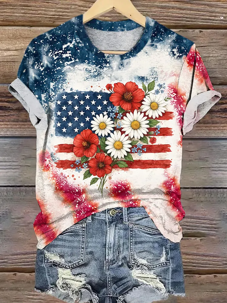 Retro 4th Of July Watercolor Patriotic Flower Myosotis & Poppy Flag Print T-shirt