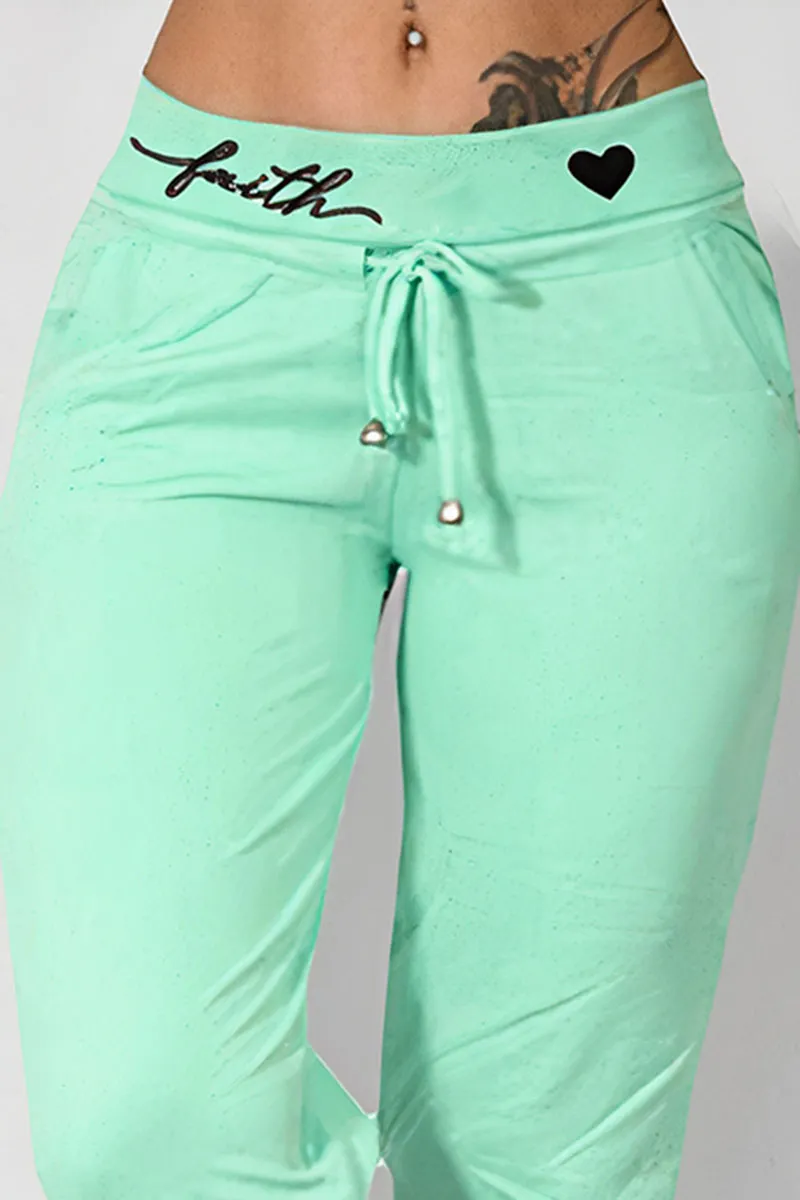 Letter & Heart Print Drawstring Capris Pants