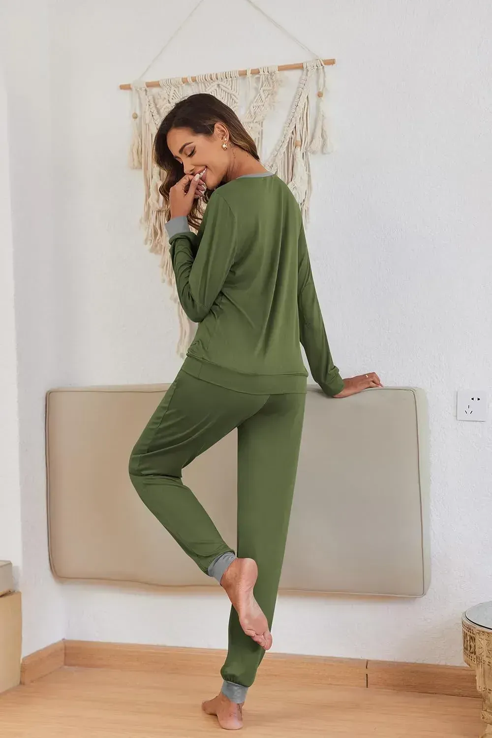 Women's Pajamas Sets Long Sleeve with Plaid Pants Soft Sleepwear O Neck 2 Piece Pjs Joggers Loung Set with Pockets