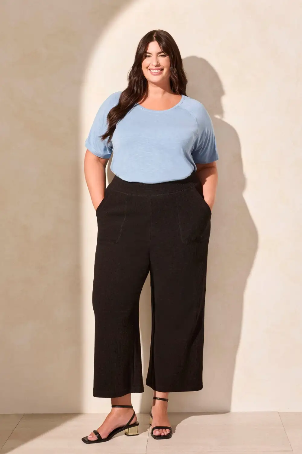 Textured Pull-On Capri-Black