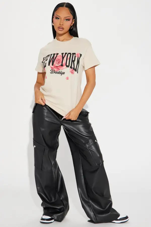 Living For New York Graphic Tee - Taupe