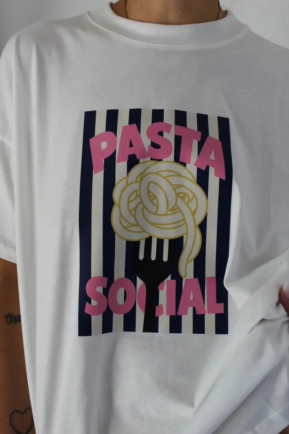 Graphic Crewneck Cotton Tee Look