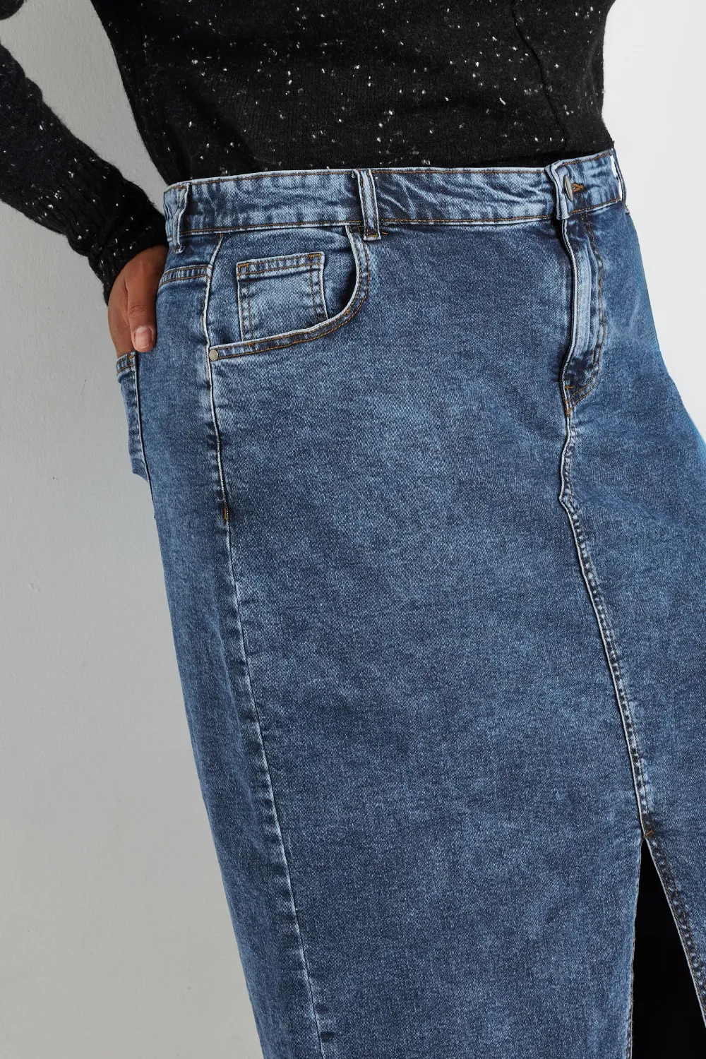 YOURS Curve Black Midi Stretch Denim Skirt