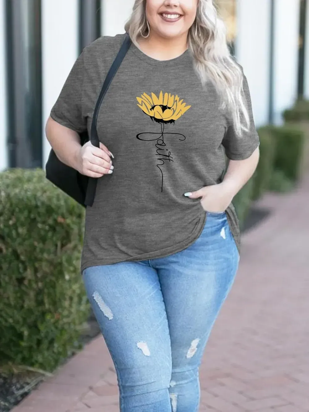 HDLTE Womens Plus Size Tops Floral Bell Sleeves Blouses Summer Crewneck Tunic Loose Casual T Shirts