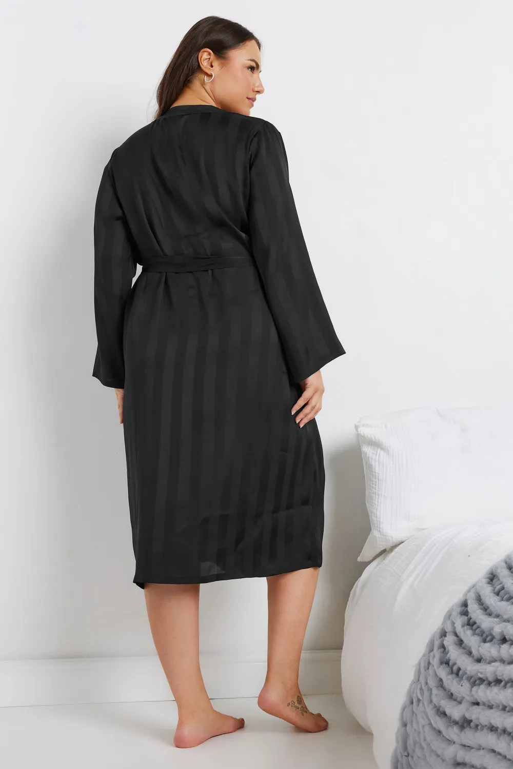 YOURS Curve Black Stripe Jacquard Satin Robe