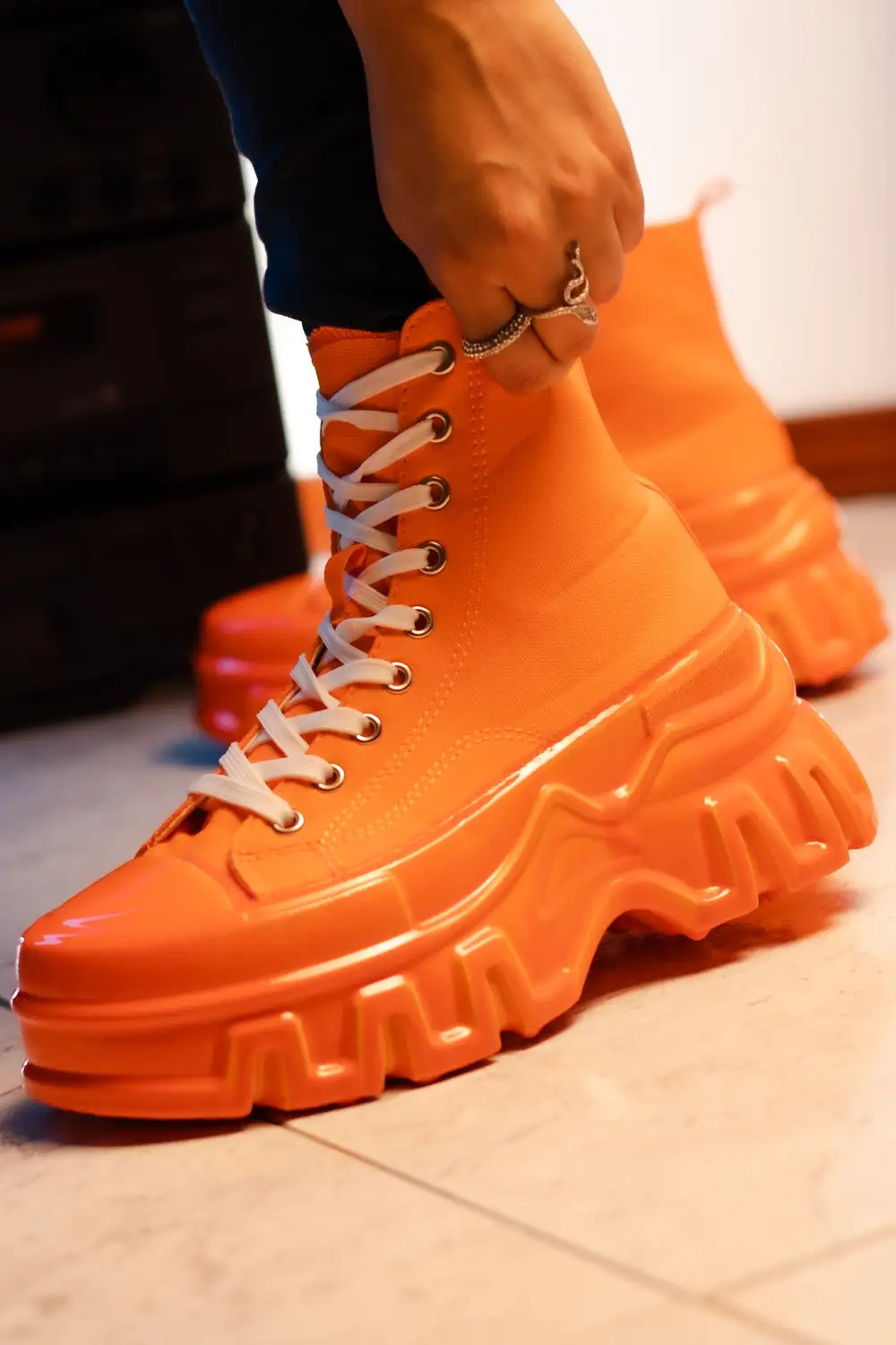 THROW UP | ORANGE