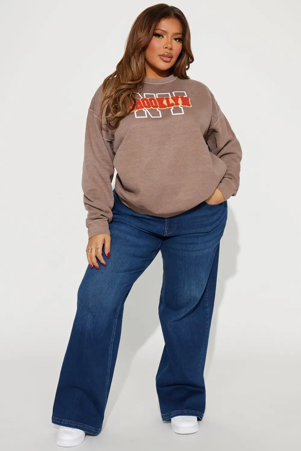 Brooklyn Chenille Patch Sweatshirt - Brown/combo