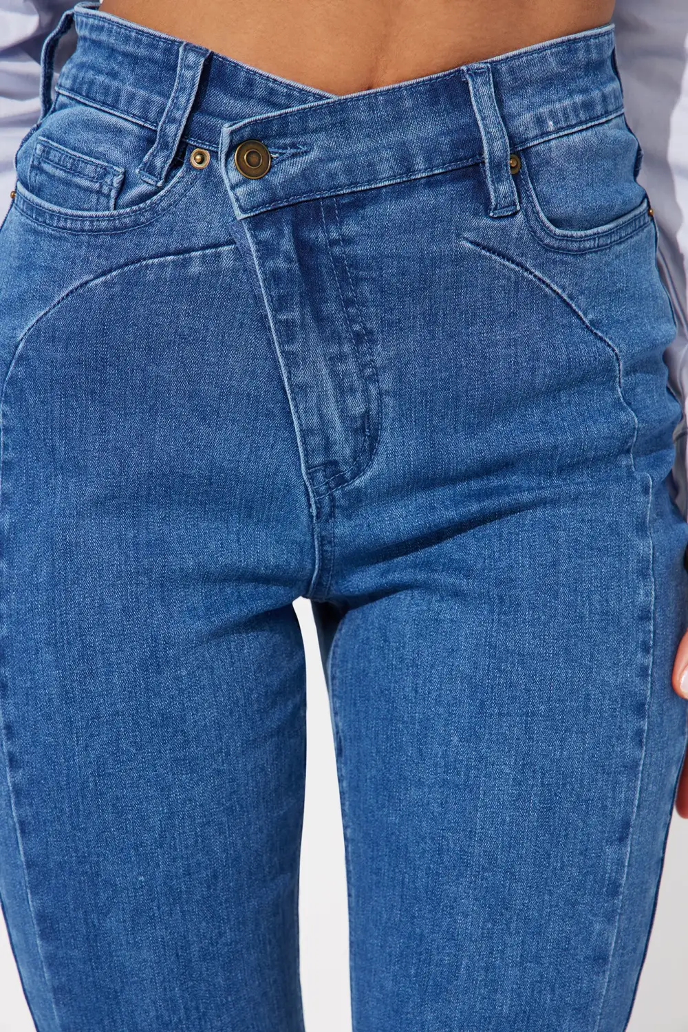 Making Deposits Crossover Stretch Bootcut Jeans - Medium Wash