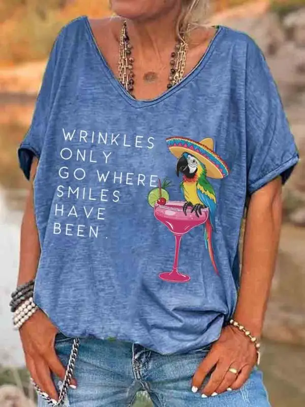 V-Neck Retro Wrinkles Only Go Where Smiles Have Been Print T-Shirt