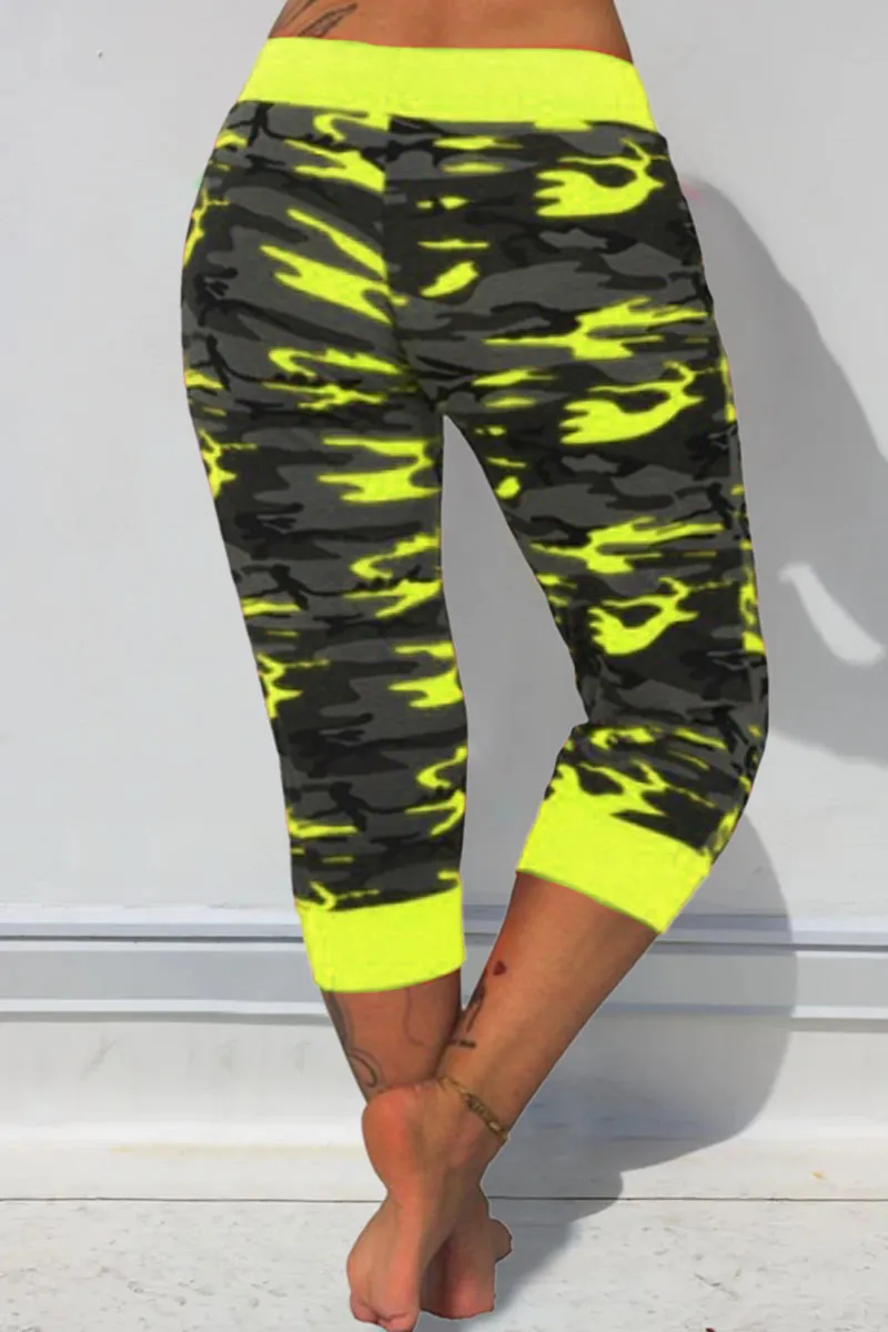 Camo Print Drawstring Capris Pants