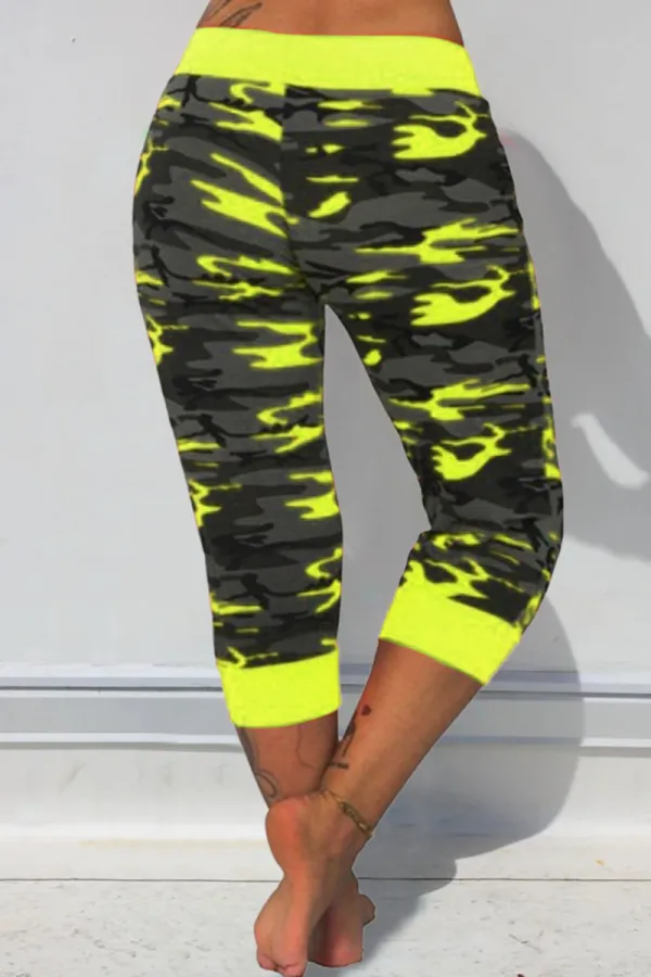 Camo Print Drawstring Capris Pants