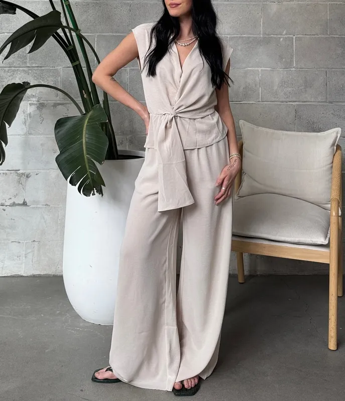 Elastic Waist Flowy Pull-On Pant