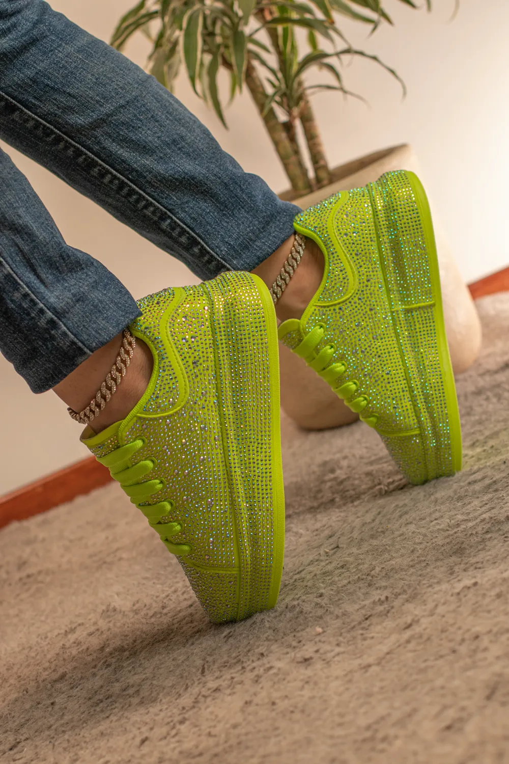DOLLY | NEON YELLOW