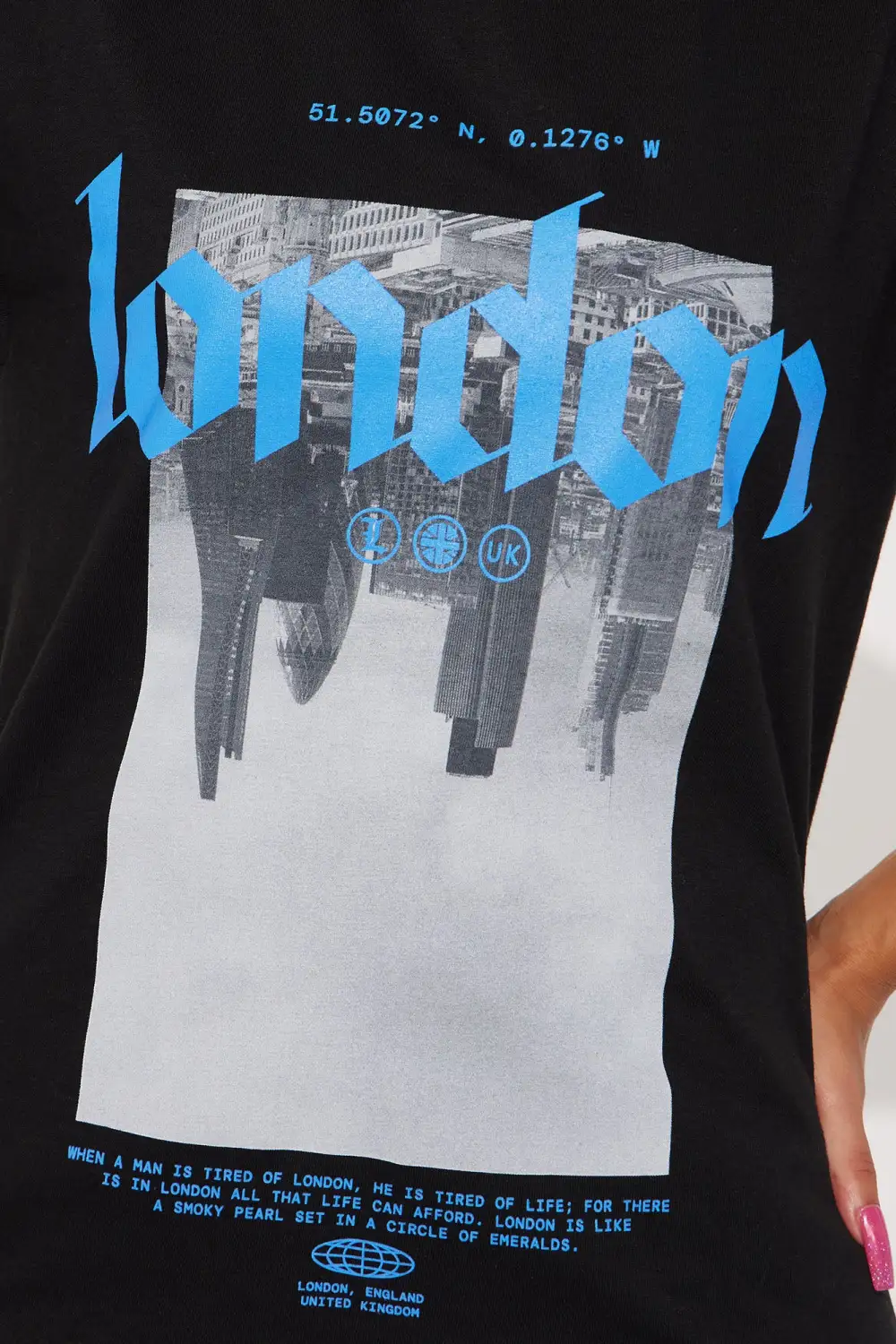 Staying In London Graphic Tshirt - Black