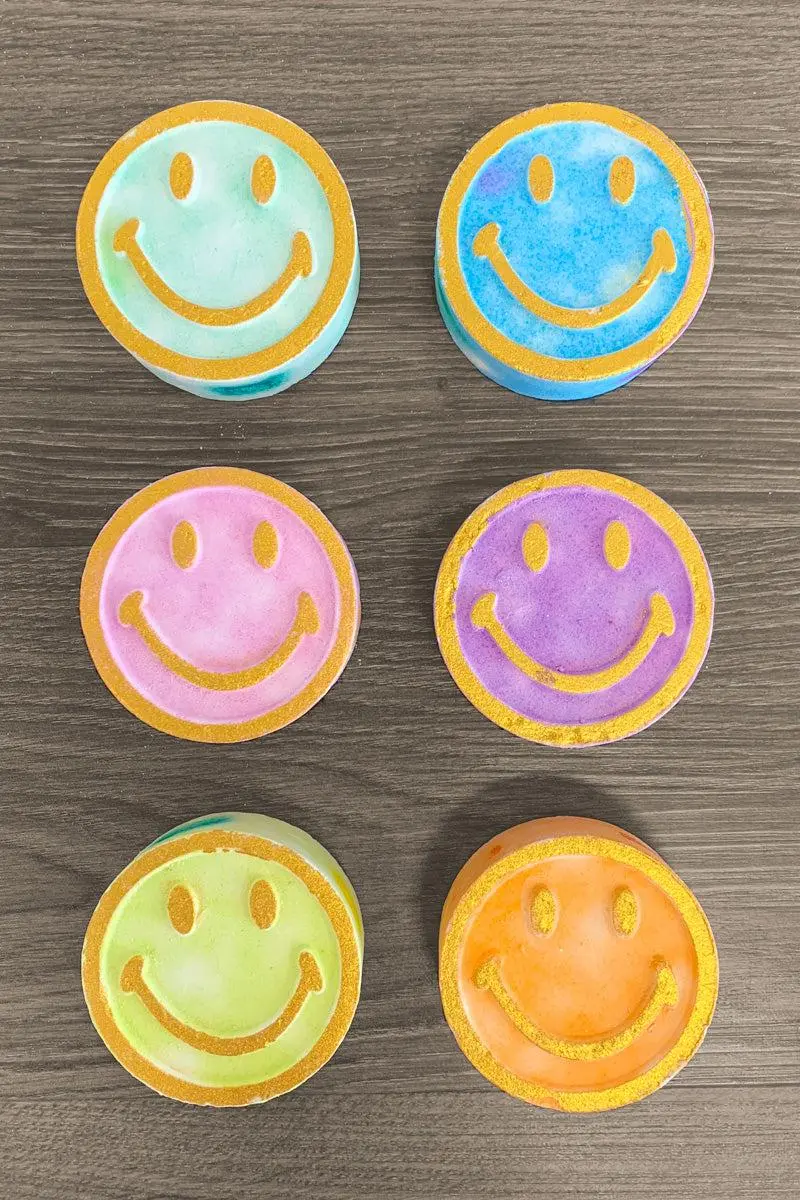 1111 SMILEY FACE BATH BOMBS