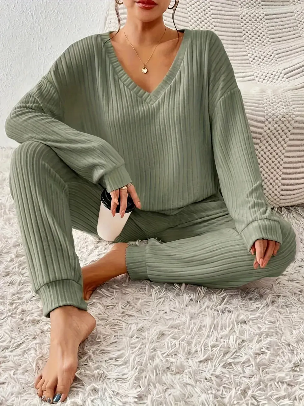 Solid Color Polyester V-Neck Knit Tracksuit