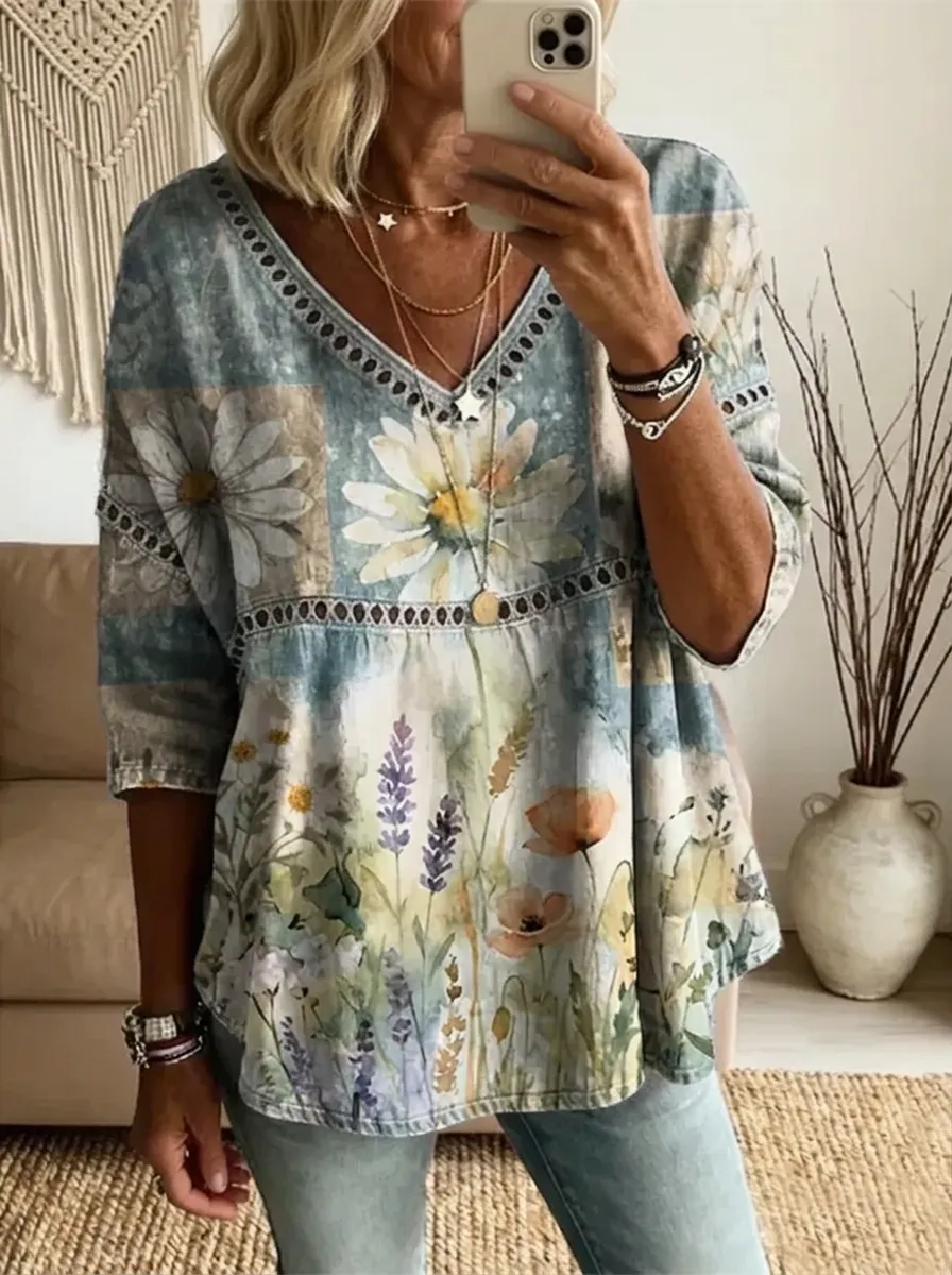 Women's Nashville Floral Daisy Lavender Printed V-Neck Top
