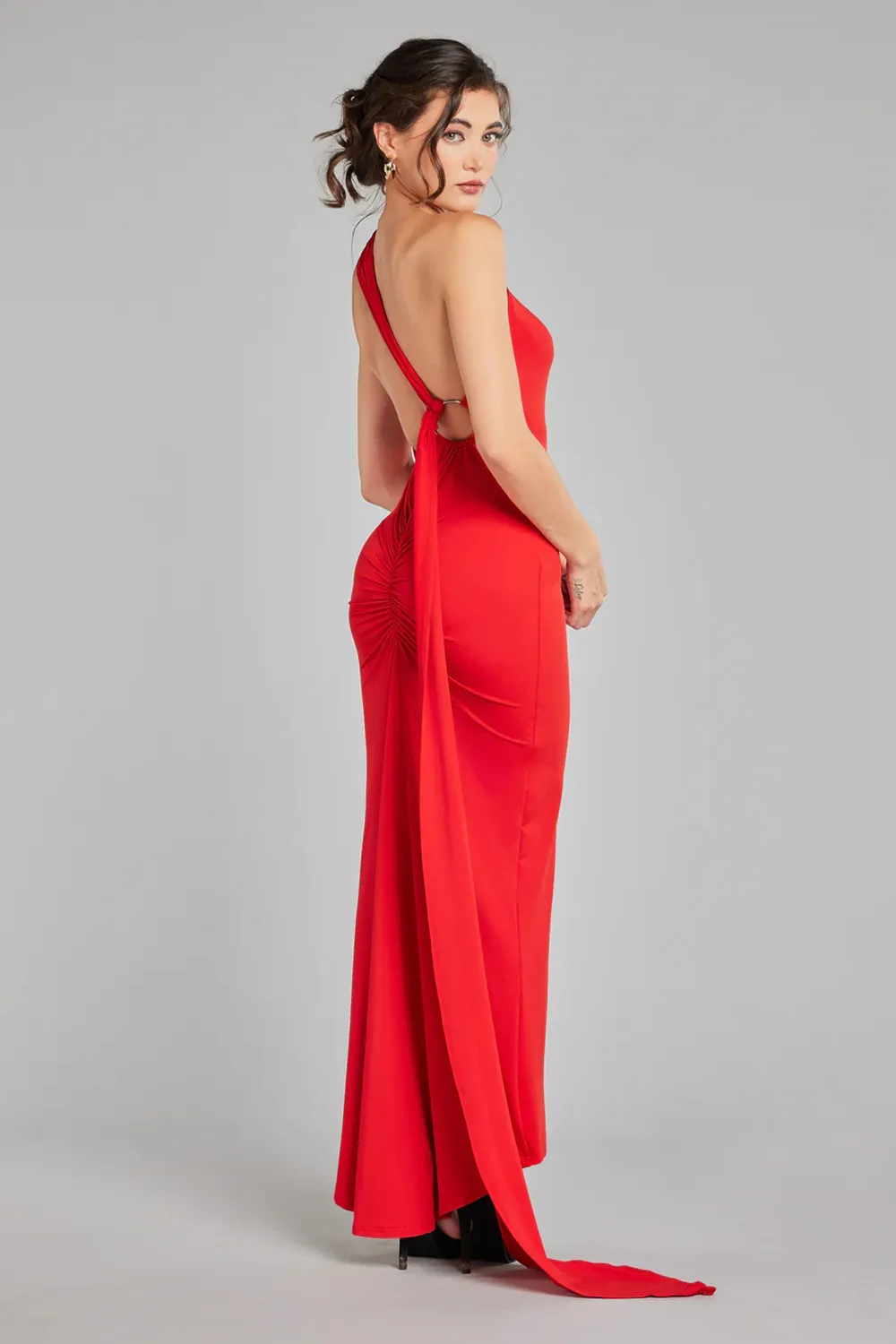 Red backless one-shoulder long dress