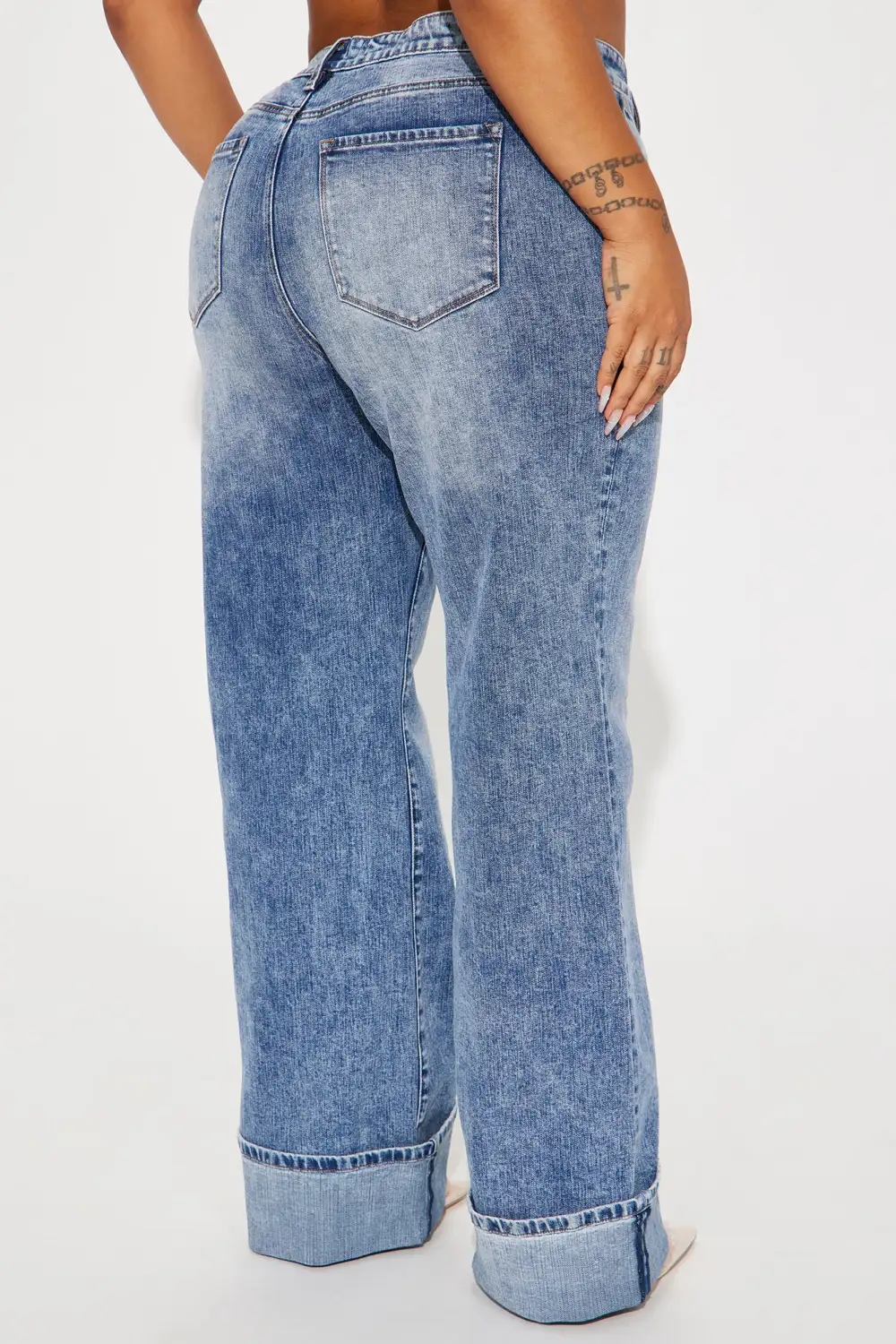 On My Radar Cuffed Straight Leg Jeans - Medium Wash