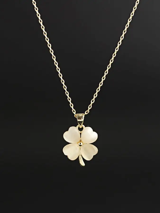 Women St. Patrick's Day Stylish Clover Pendant Necklace