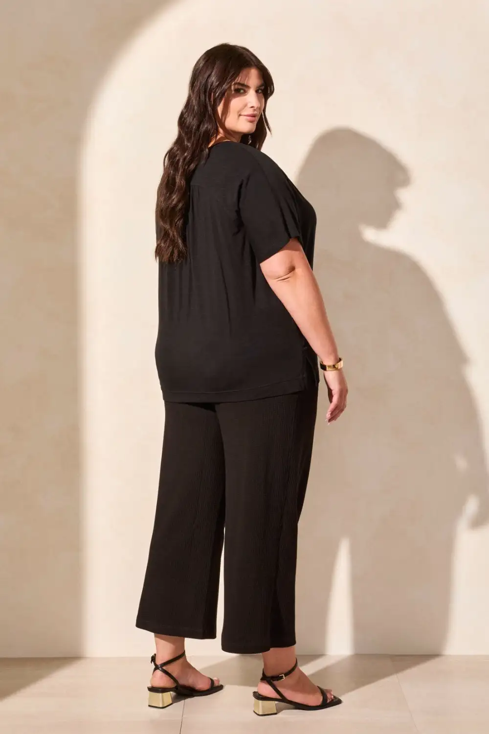 FLOWY JERSEY CREW NECK TOP WITH SHIRRED BACK-Black