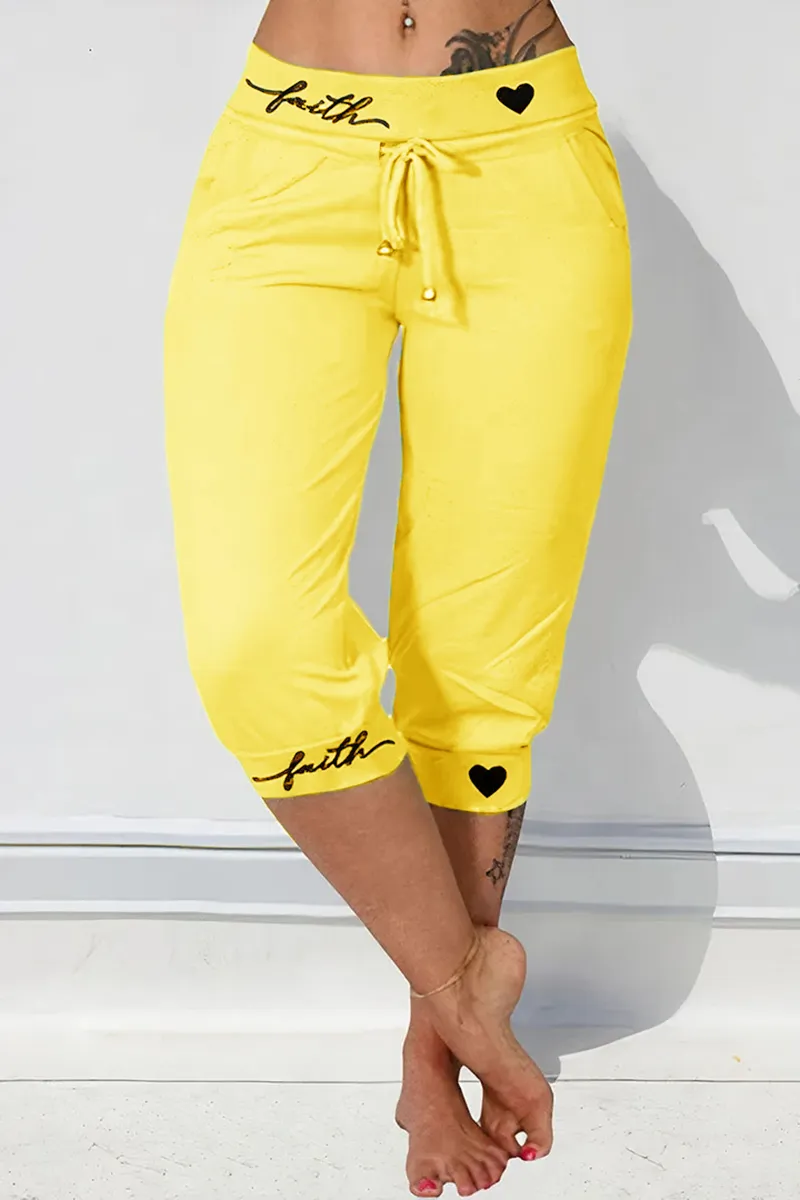 Letter & Heart Print Drawstring Capris Pants