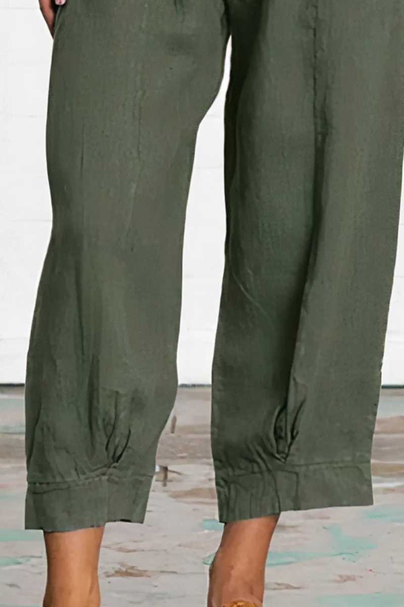 Solid Slant Pocket Elastic Waist Crop Pants