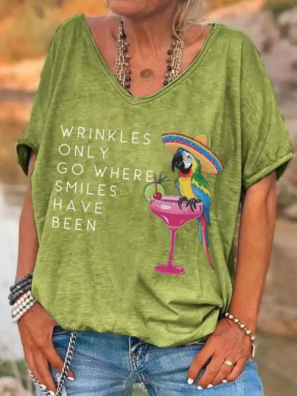V-Neck Retro Wrinkles Only Go Where Smiles Have Been Print T-Shirt