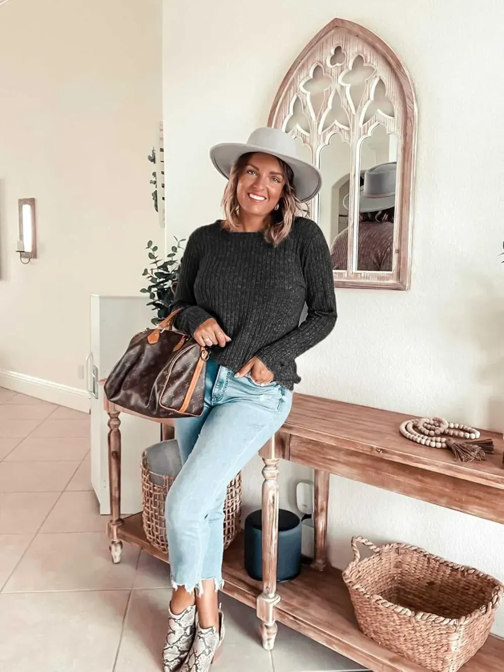 OFEEFAN Long Sleeve Shirts for Women Lightweight Crew Neck Casual Tunic Tops