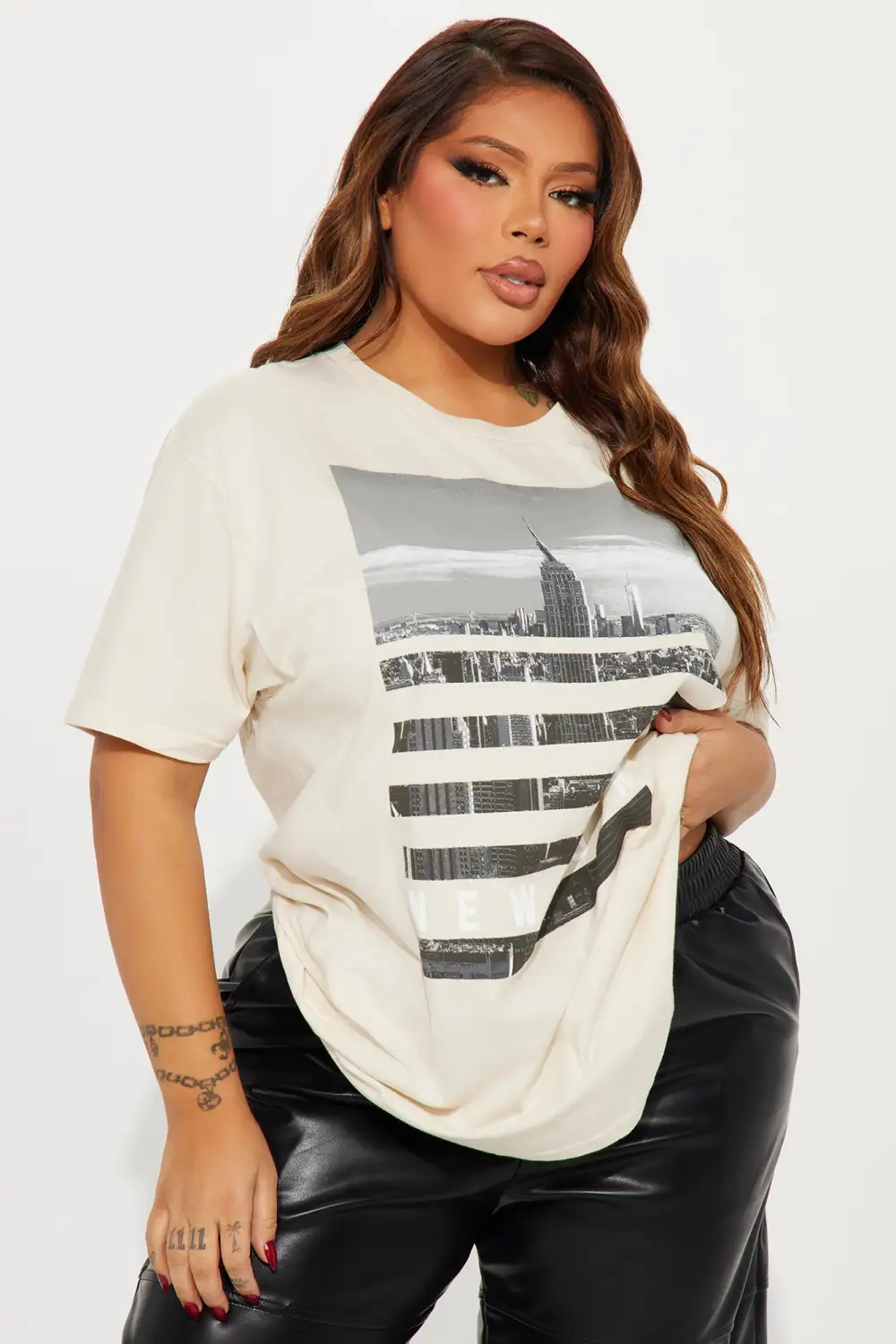 Skyline Views NY Tshirt - Cream