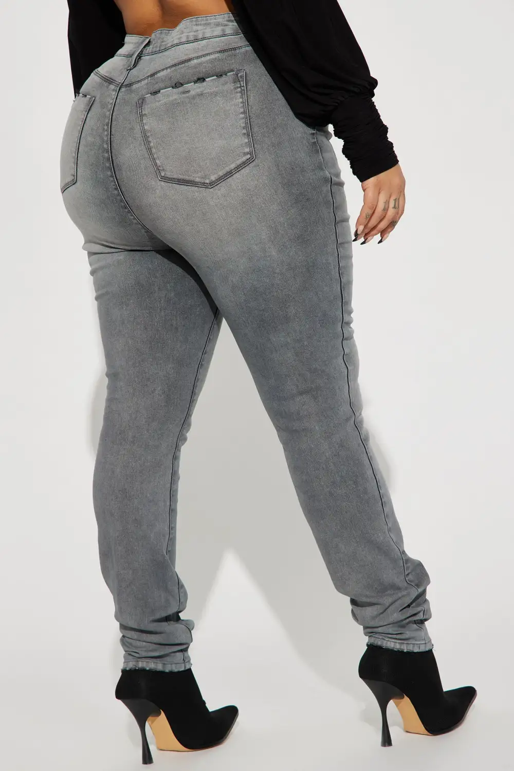On The List Deluxe Stretch Skinny Jean - Grey