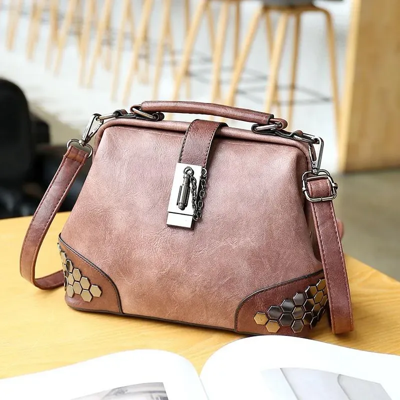 Ladies vintage leather shoulder bag