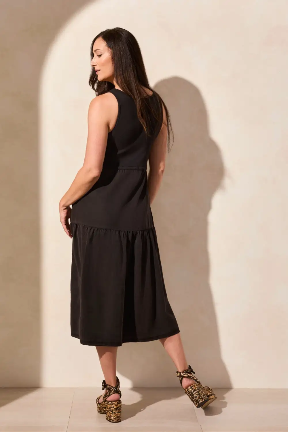 Mixmedia Sleeveless Boat Neck Tiered Midi Dress-Black