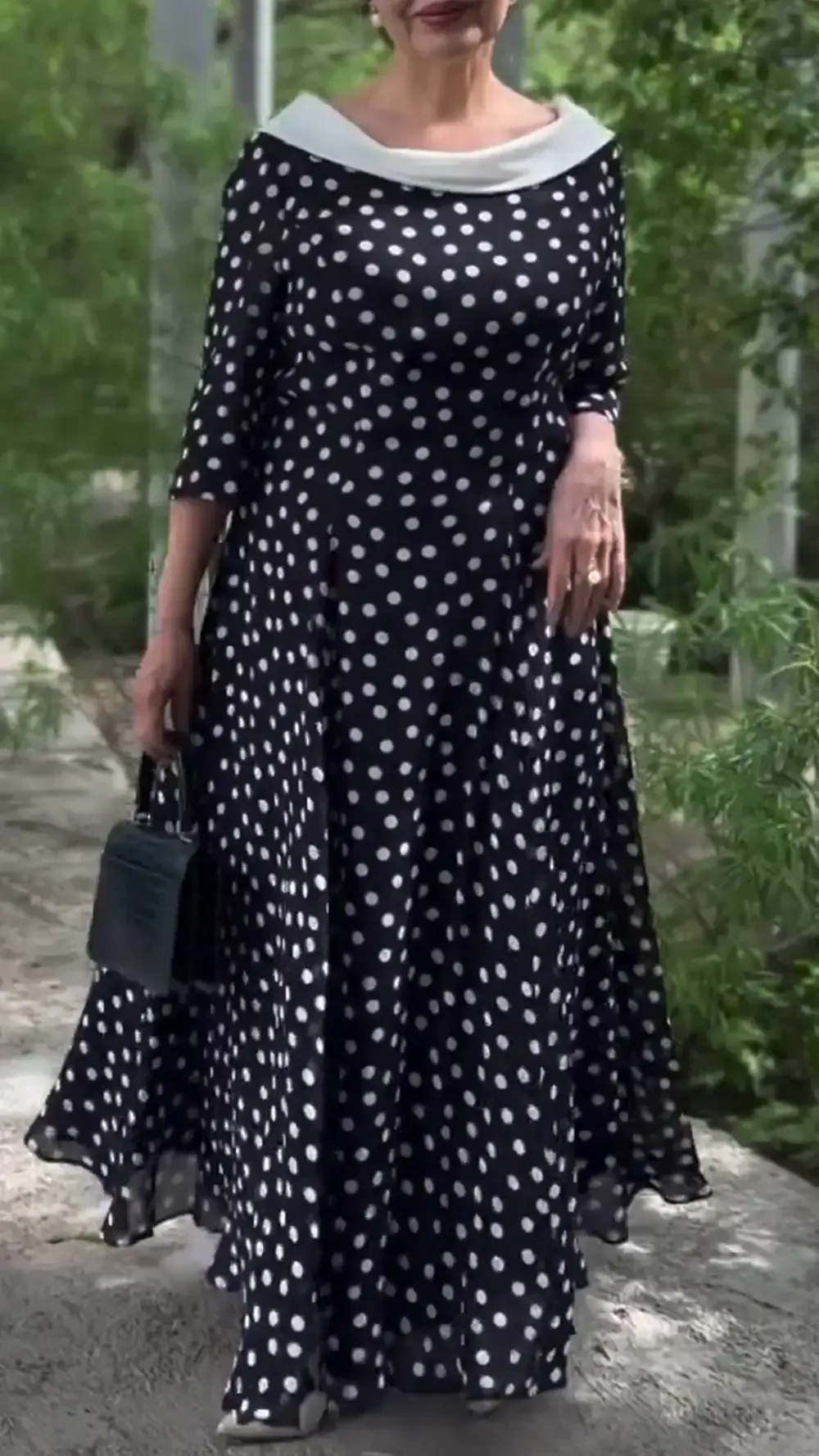 Women's Round Neck Polka Dot Mid-length Sleeve Elegant Dress