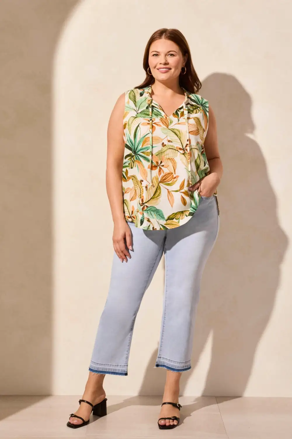 Sleeveless Frill Neck Linen Blouse-Aloeleaf