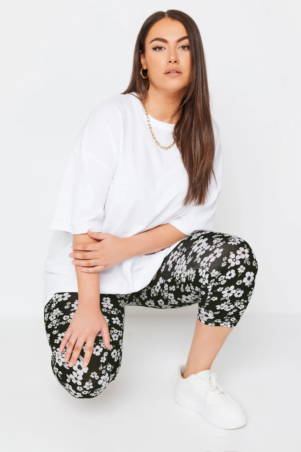 YOURS Curve 2 PACK Black & White Ditsy Floral Print Cropped Leggings