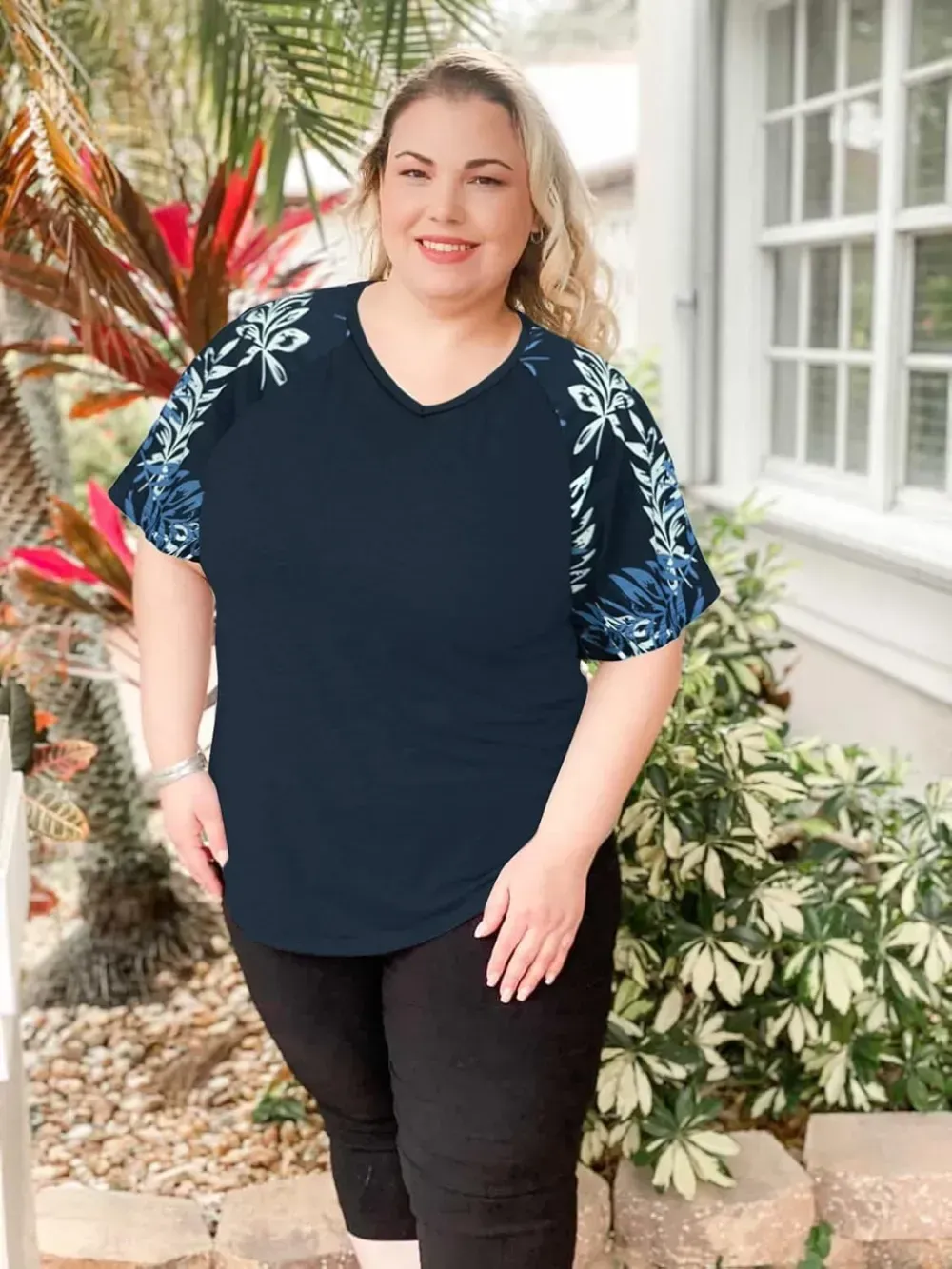 HDLTE Womens Plus Size Tops Floral Bell Sleeves Blouses Summer Crewneck Tunic Loose Casual T Shirts