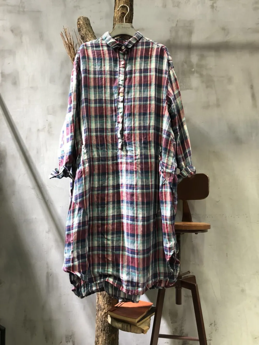 Women's plaid long sleeve shirt