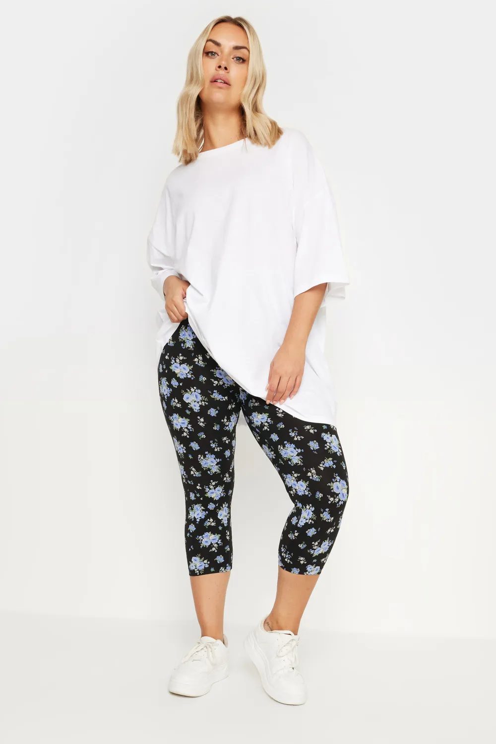 YOURS Curve 2 PACK Black & White Ditsy Floral Print Cropped Leggings