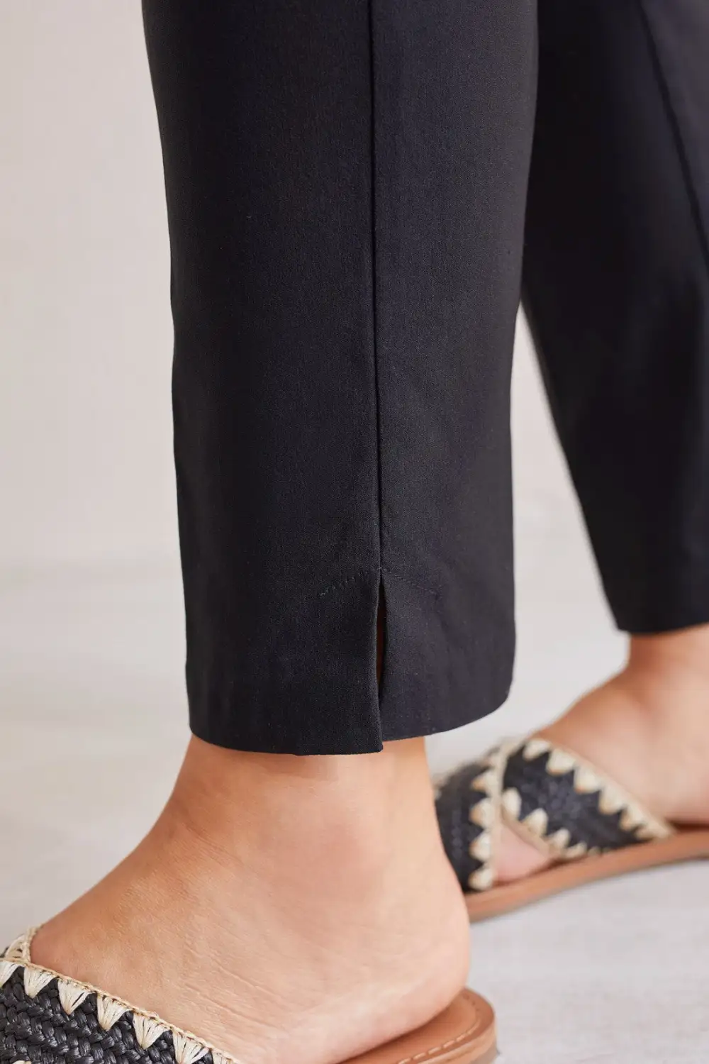 Flatten-It® Pull-On Ankle Pant-Black