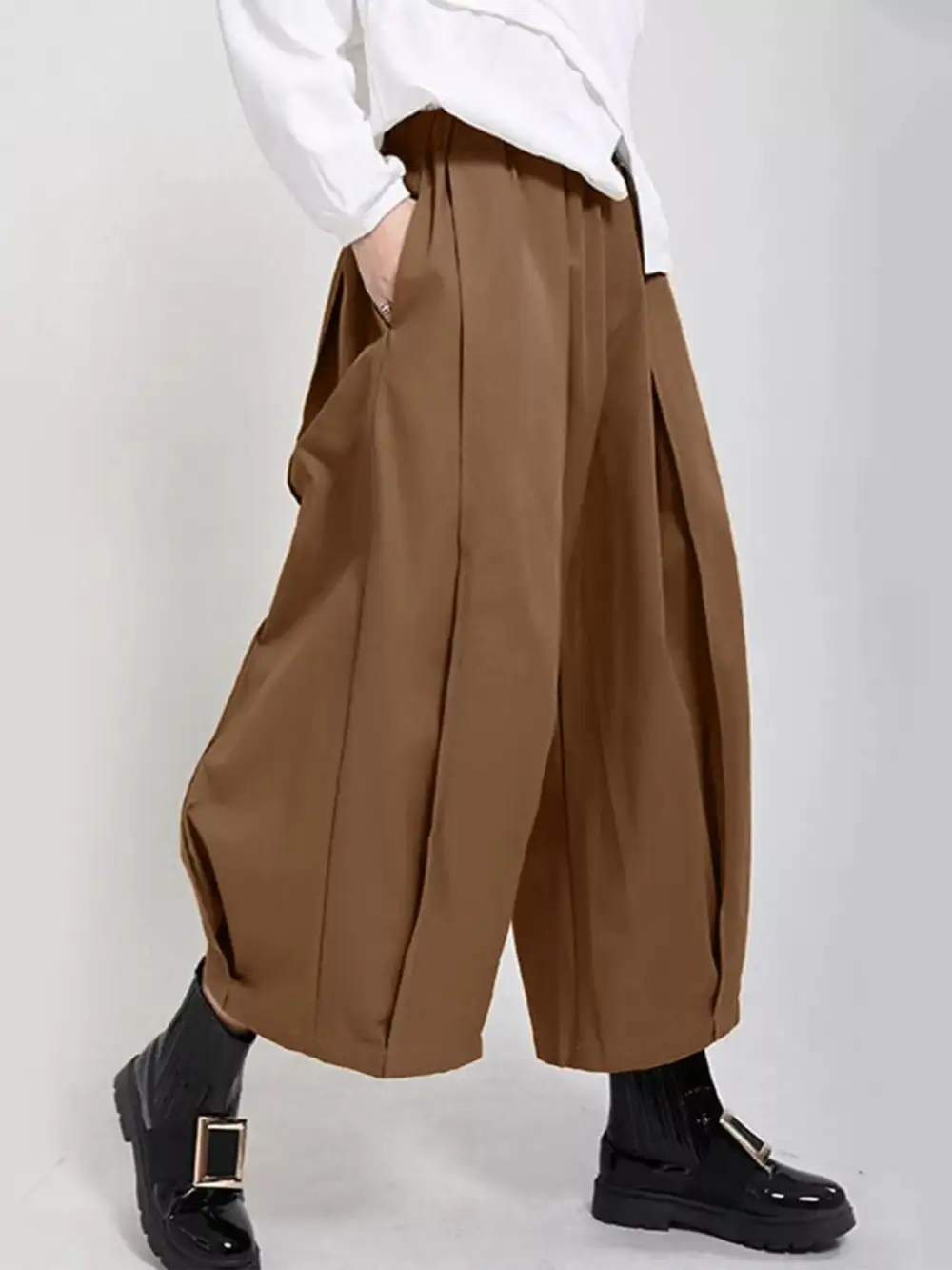 Wide Leg Pleated Detail Pants