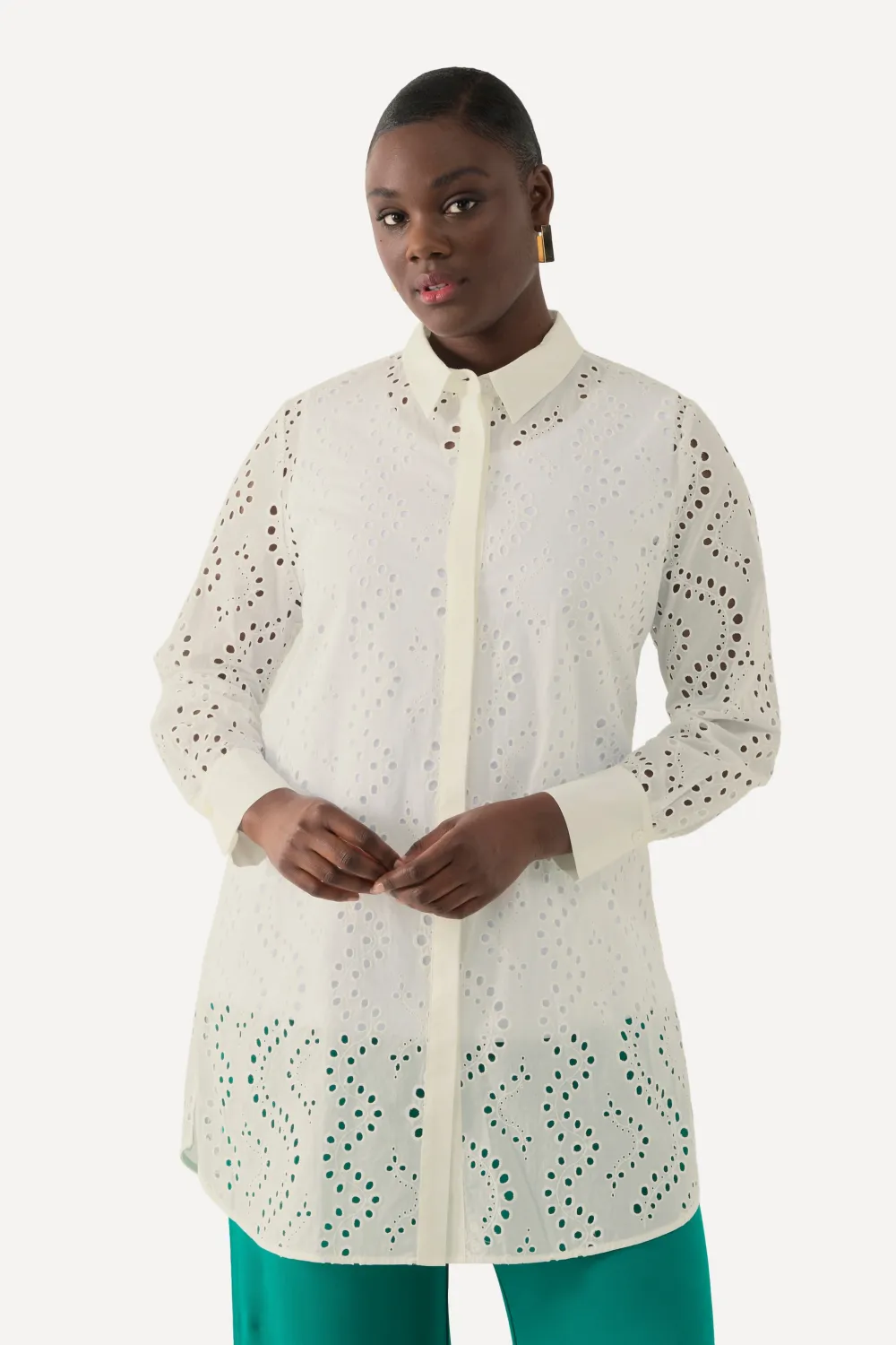 Longbluse, Lochstickerei, Hemdkragen, Langarm