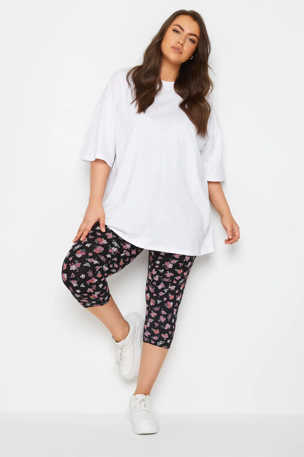 YOURS Curve 2 PACK Black & White Ditsy Floral Print Cropped Leggings