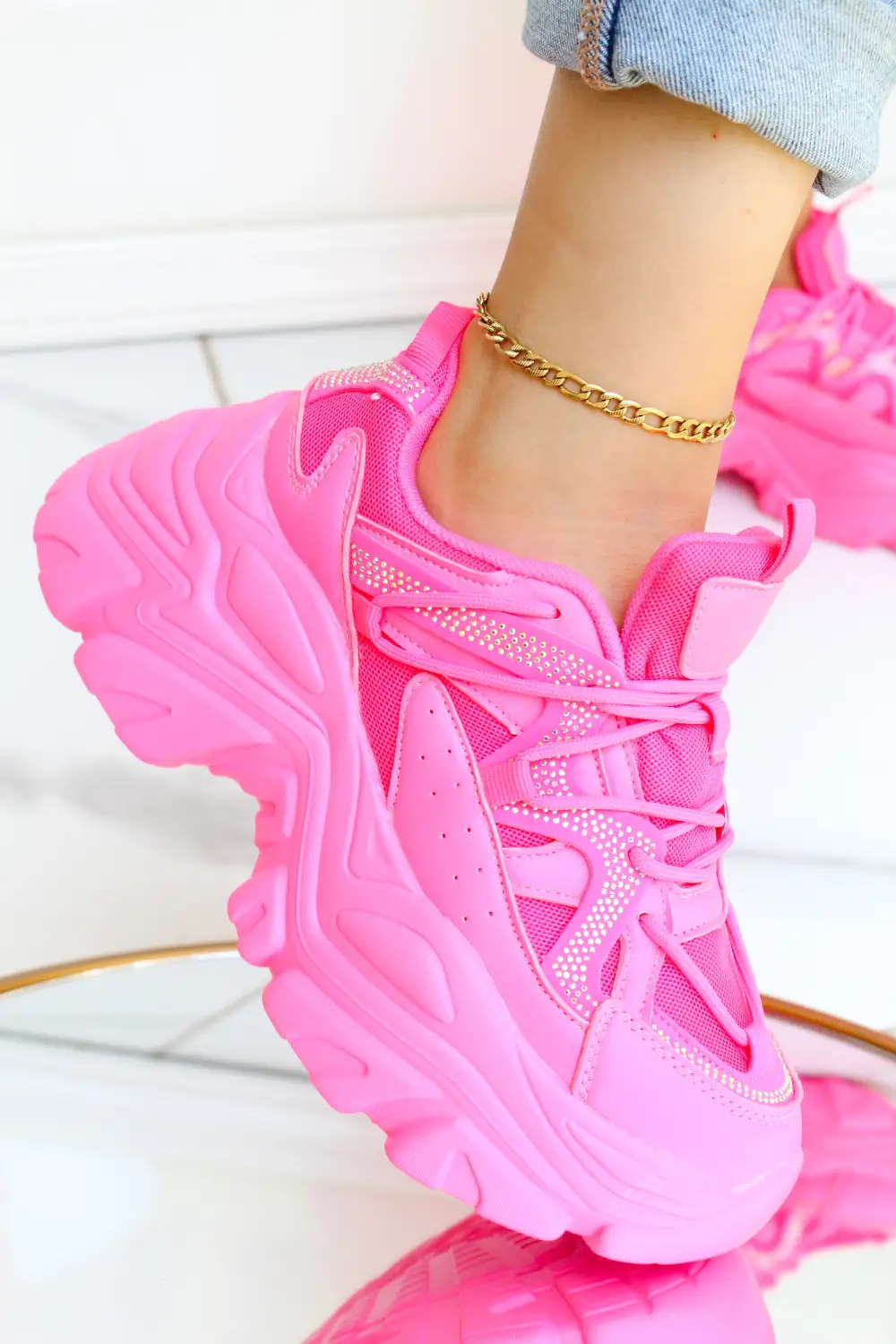 NIKKI | HOT PINK