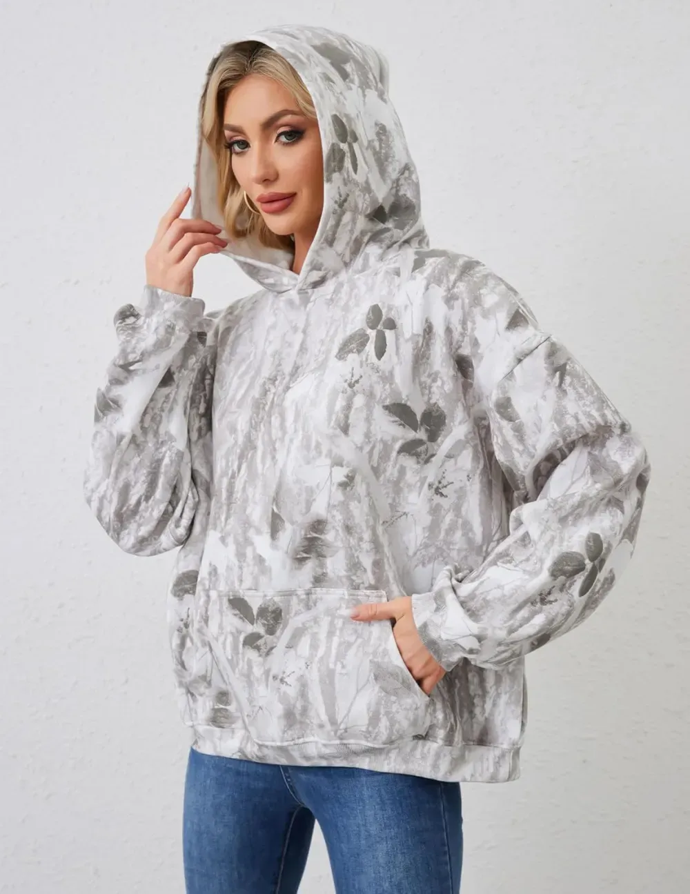 Womens Camo Hoodies Maple Leaf Print Oversized Hooded Sweatshirt Fleece Pullover Sweatshirts Long Sleeve with Pocket