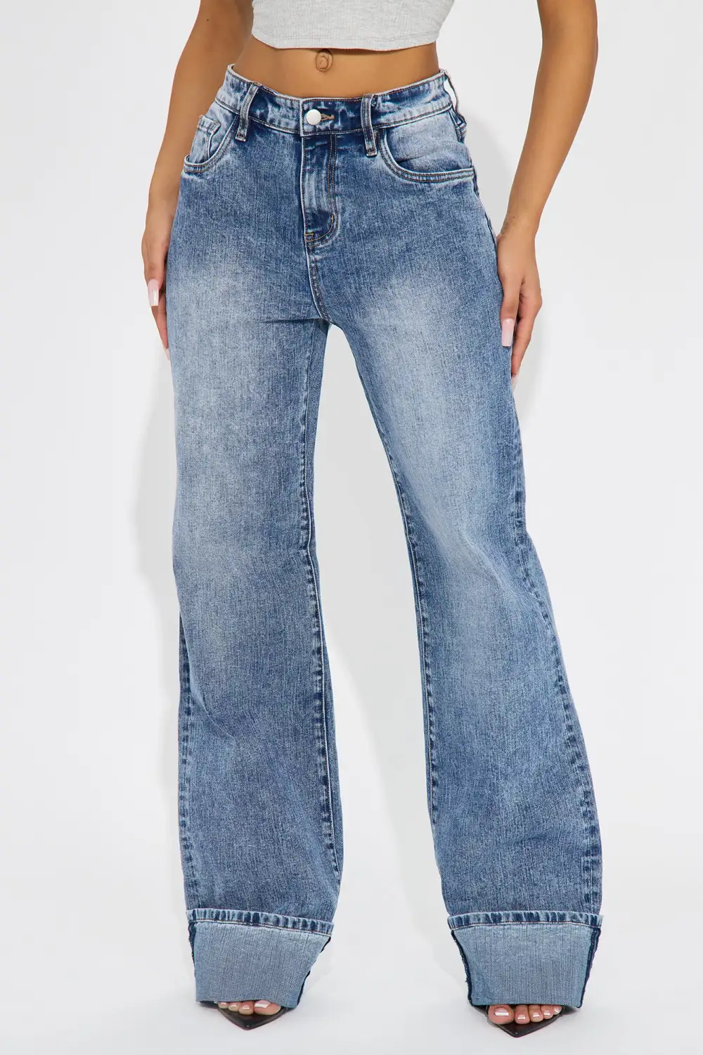 On My Radar Cuffed Straight Leg Jeans - Medium Wash